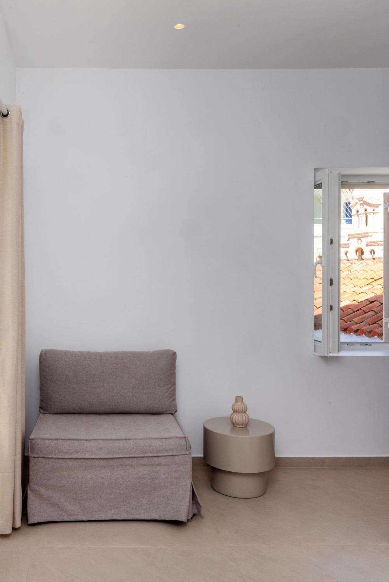 Alora Suites Tinos Quarto foto