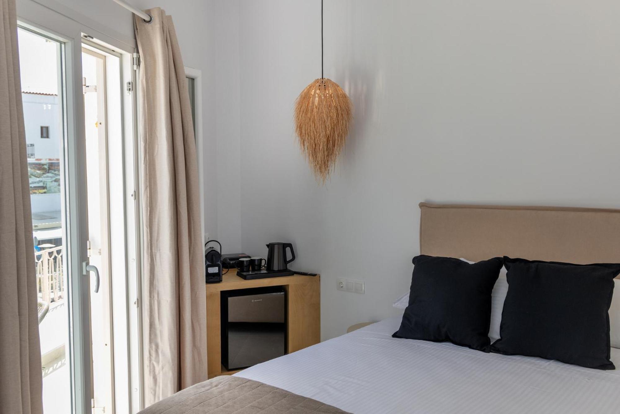 Alora Suites Tinos Quarto foto