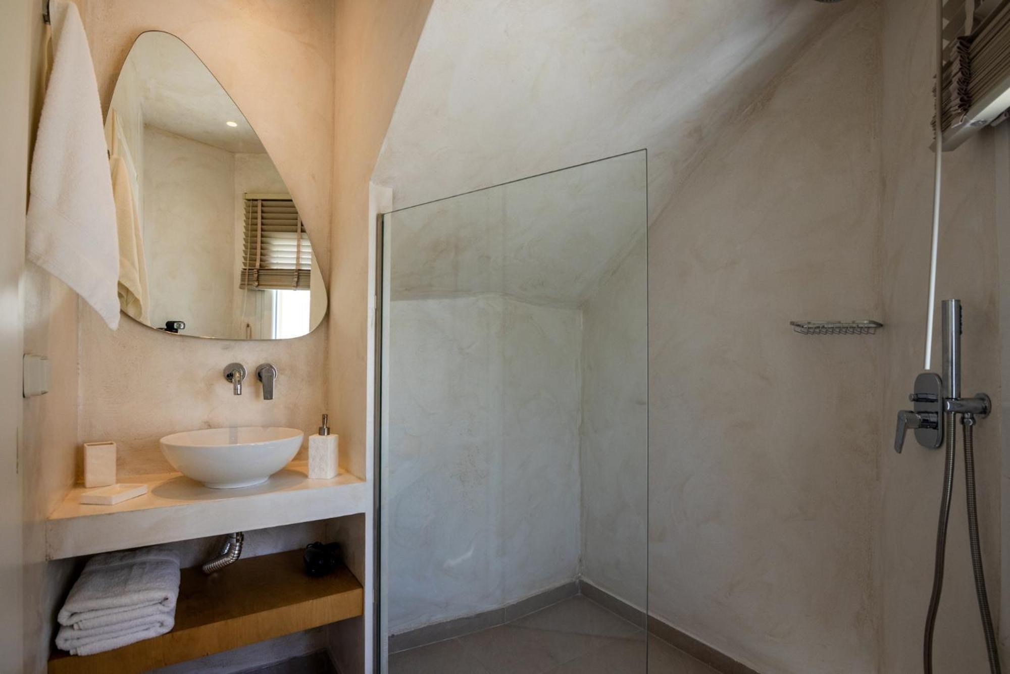 Alora Suites Tinos Quarto foto