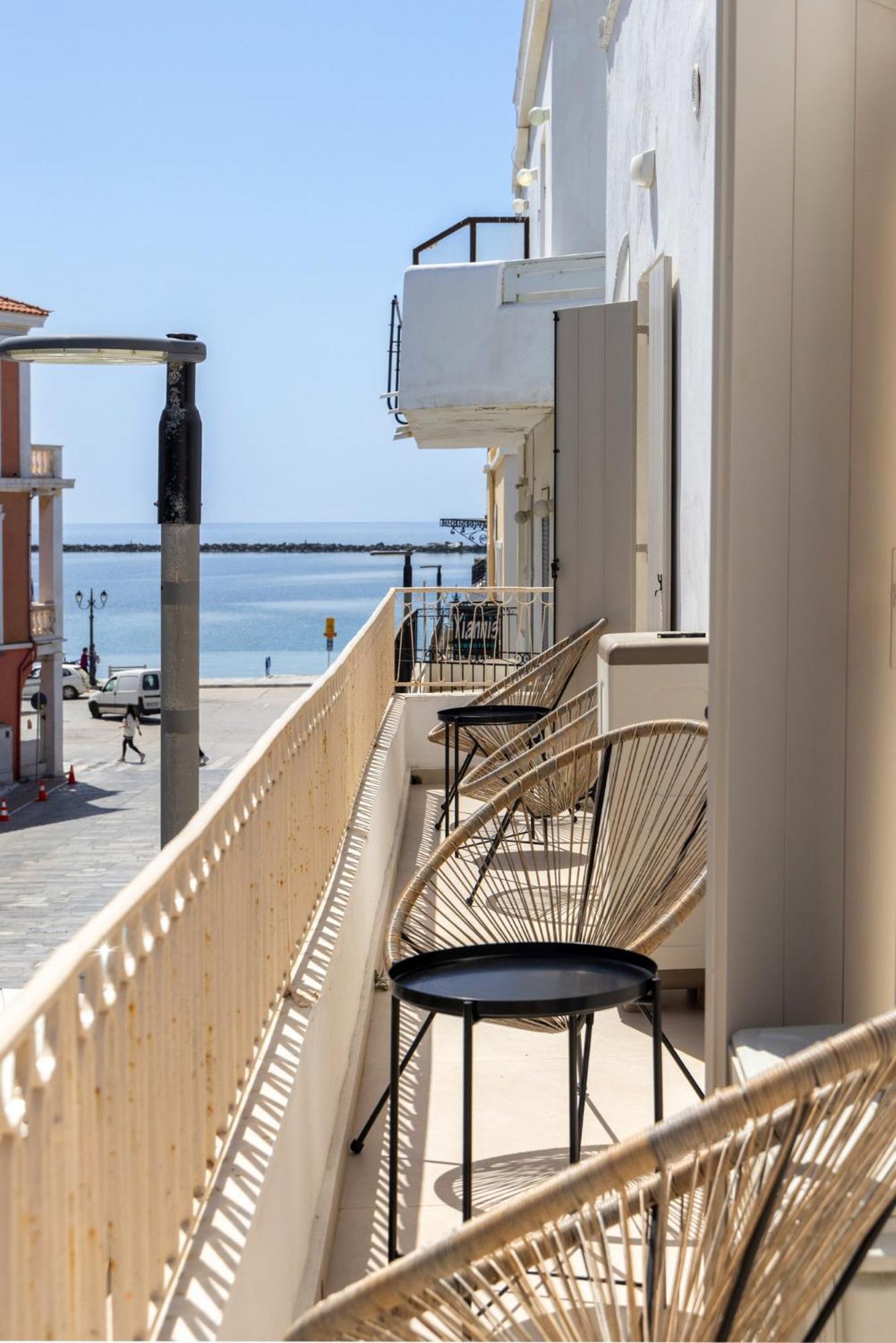 Alora Suites Tinos Quarto foto