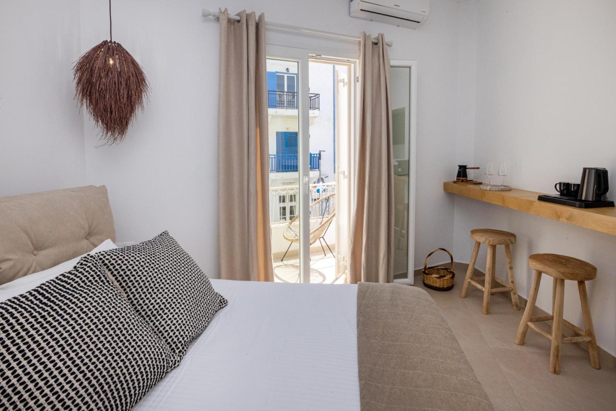 Alora Suites Tinos Quarto foto